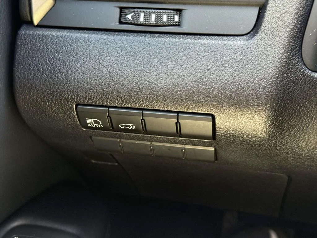 Used 2021  Lexus 350 image 26