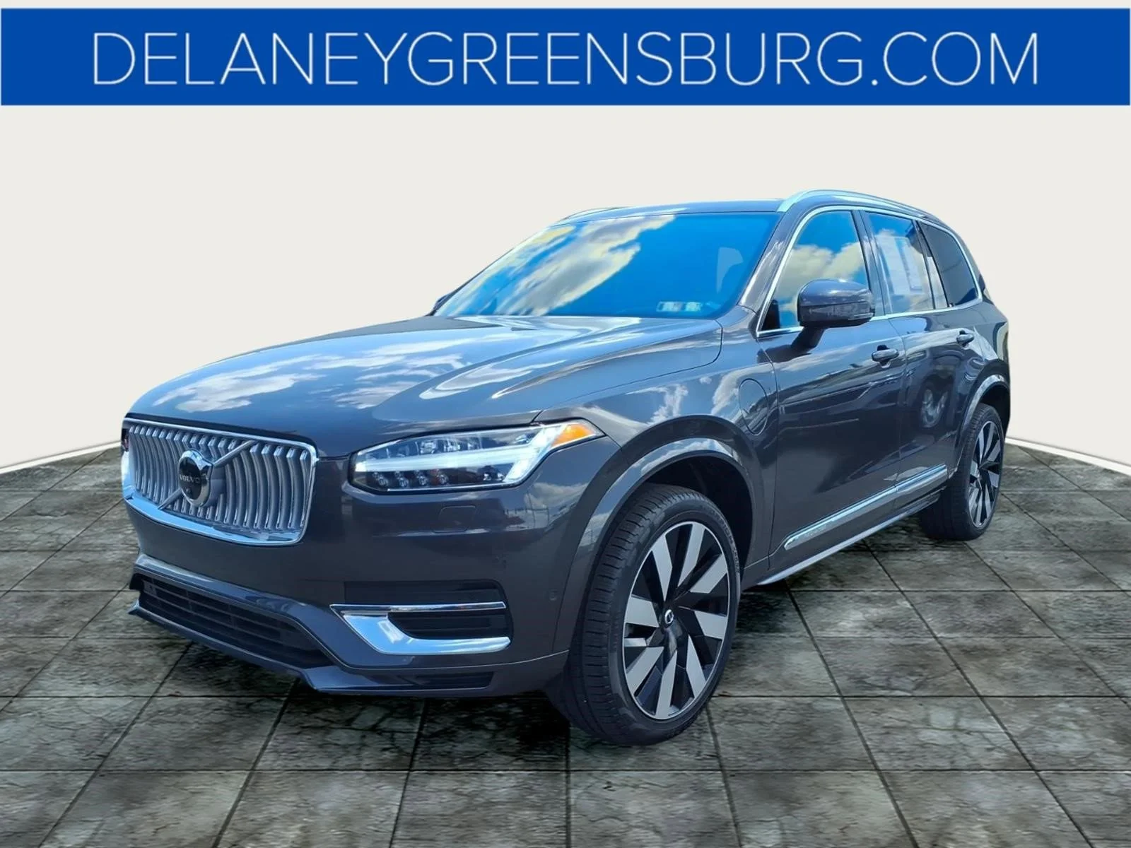 Used 2023 Platinum Gray Metallic Volvo Ultimate image 7