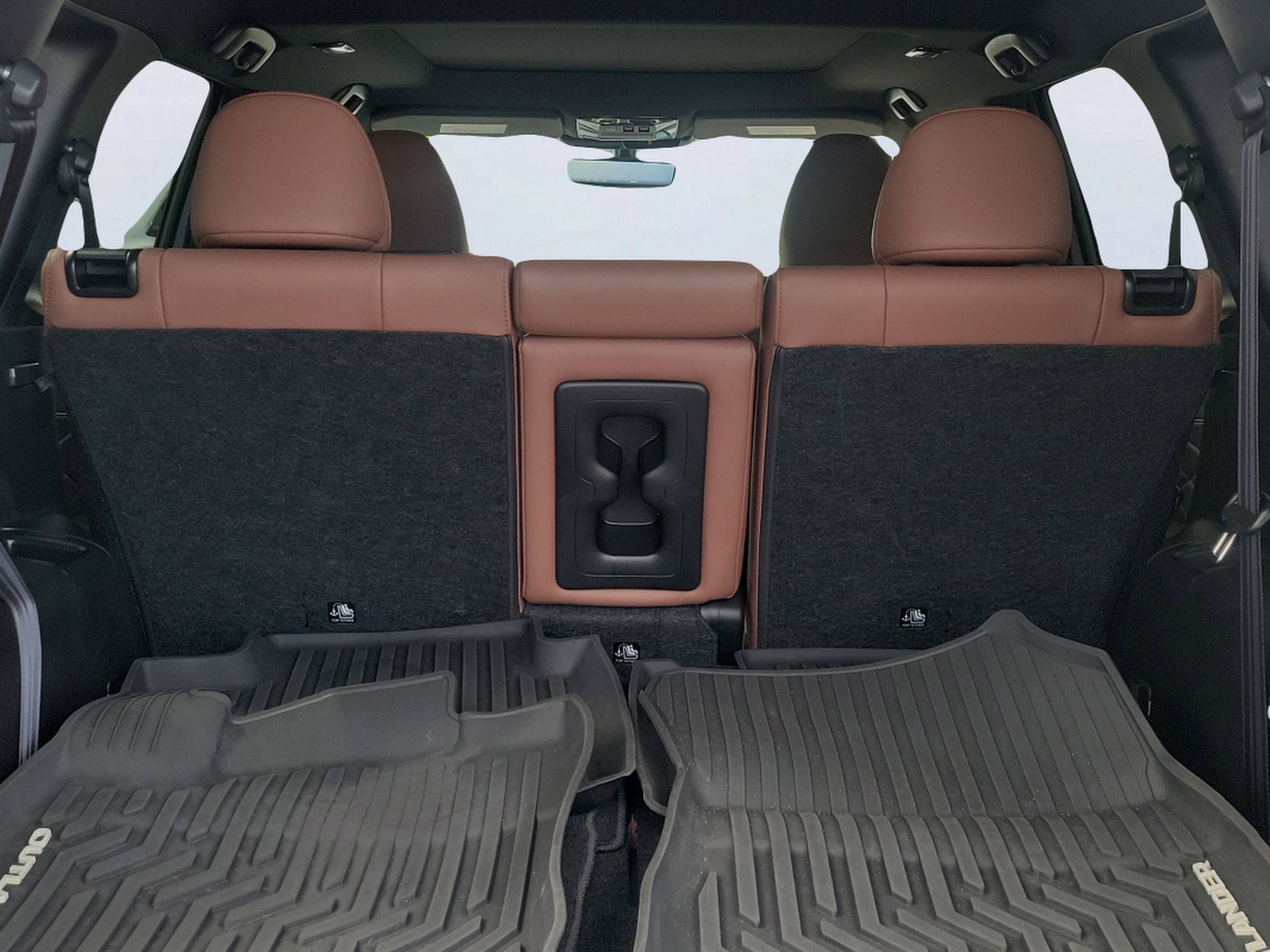Used 2025 Moonstone Gray/Black Roof Mitsubishi SEL image 7
