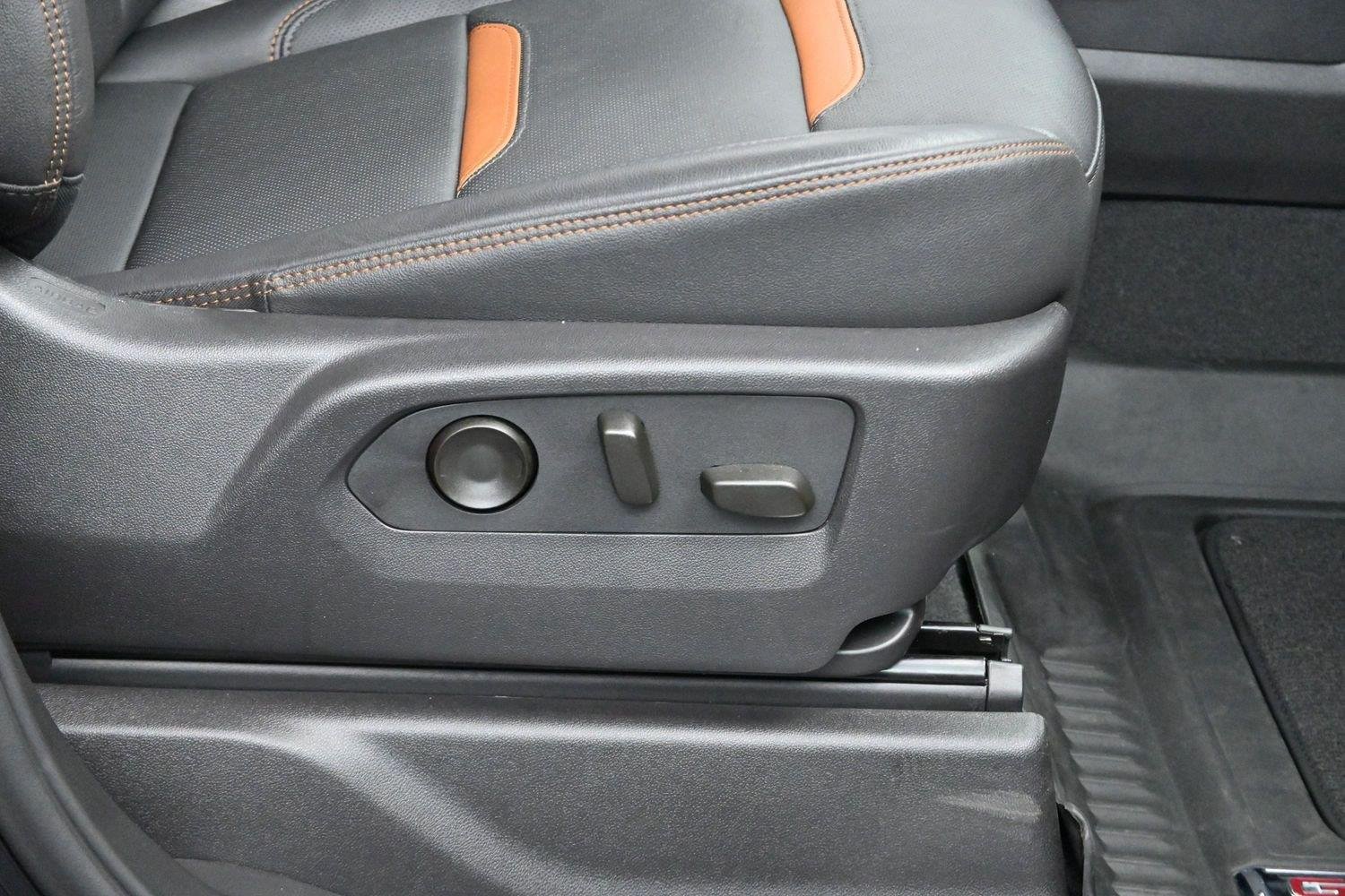Used 2024 Onyx Black GMC AT4 image 35
