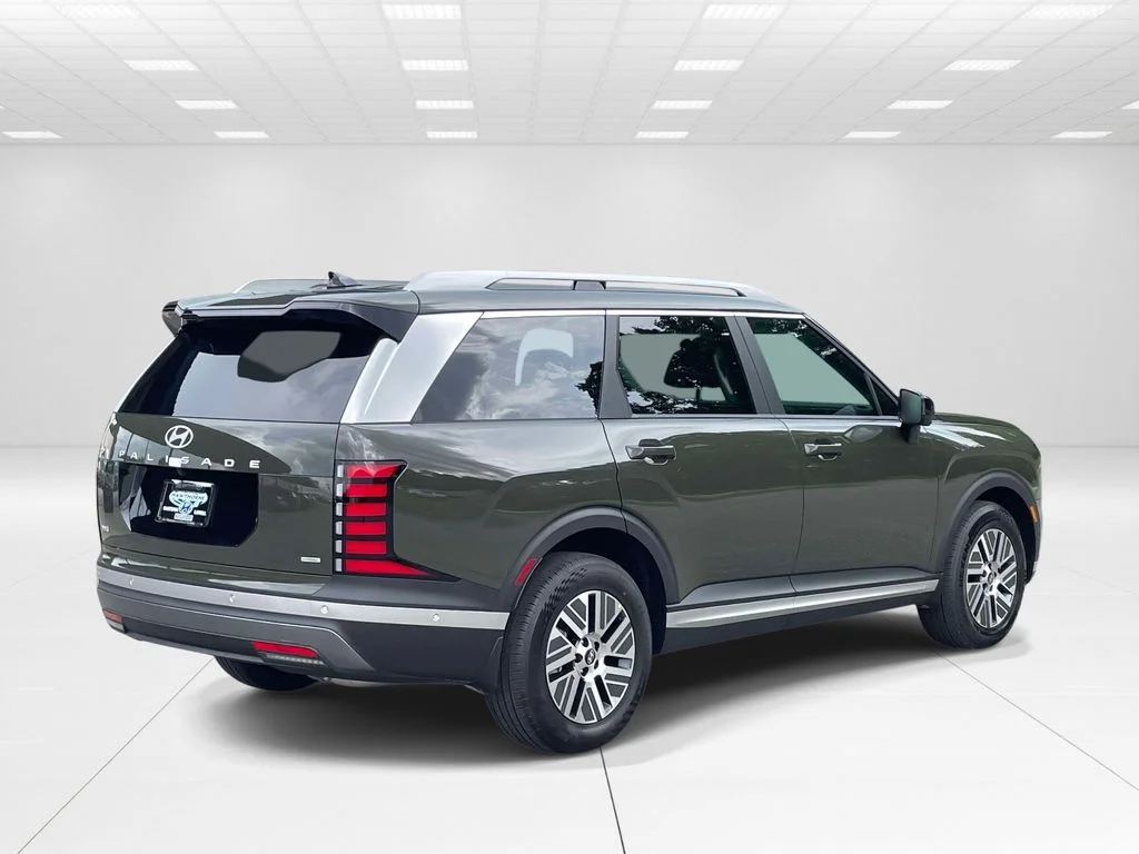 New 2026 Silver Hyundai SEL Premium image 6
