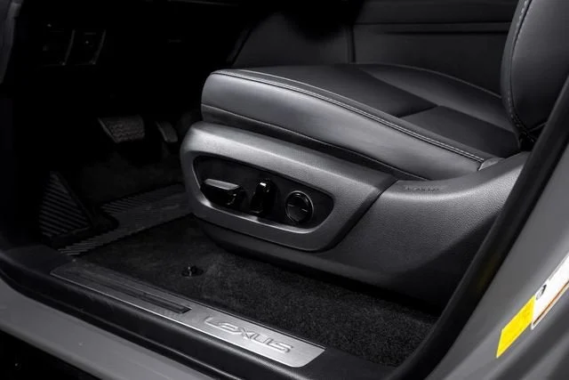 Used 2025 Incognito Lexus 550 Premium+ image 21