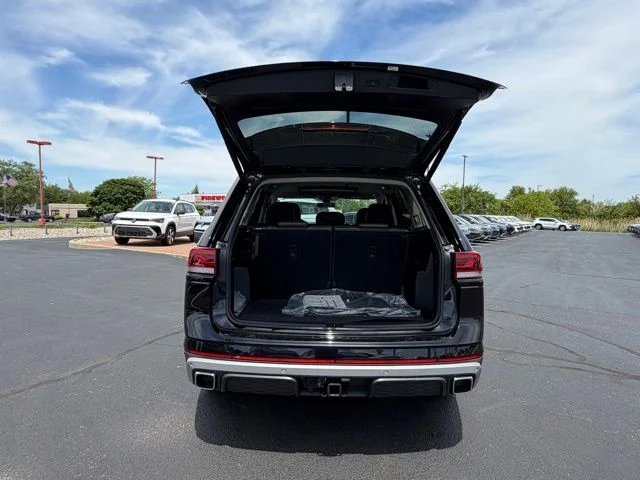 New 2026 Black Volkswagen 2.0T Peak Edition image 3