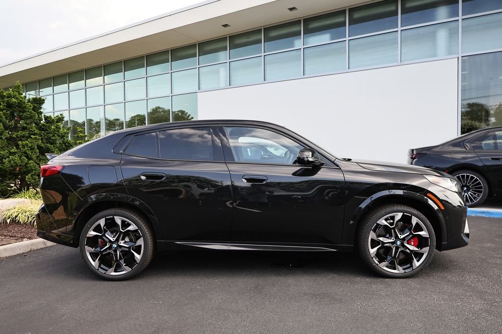 New 2026 Black Sapphire Metallic BMW xDrive28i image 4