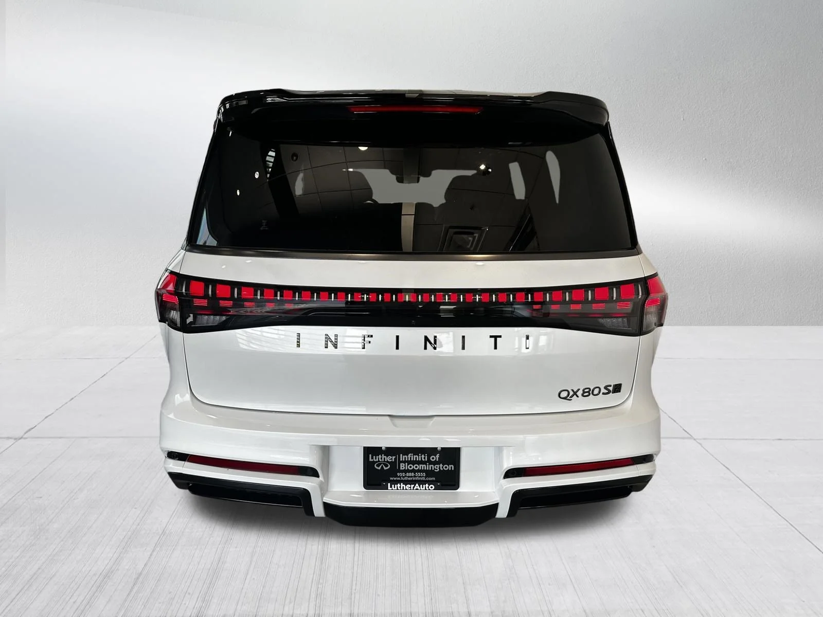 New 2027 2T RADIANT WHIT INFINITI Sport 4WD image 9