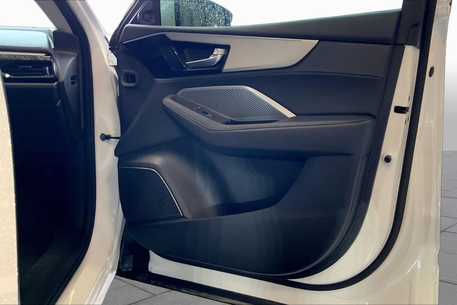 Used 2023 Platinum White Pearl Acura  image 19