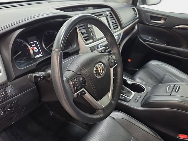 Used 2016 Black Toyota Limited Platinum V6 image 14