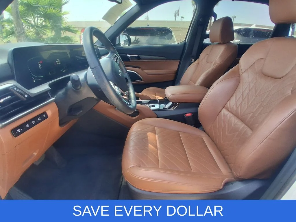 Used 2025 White Kia EX X-Line image 13