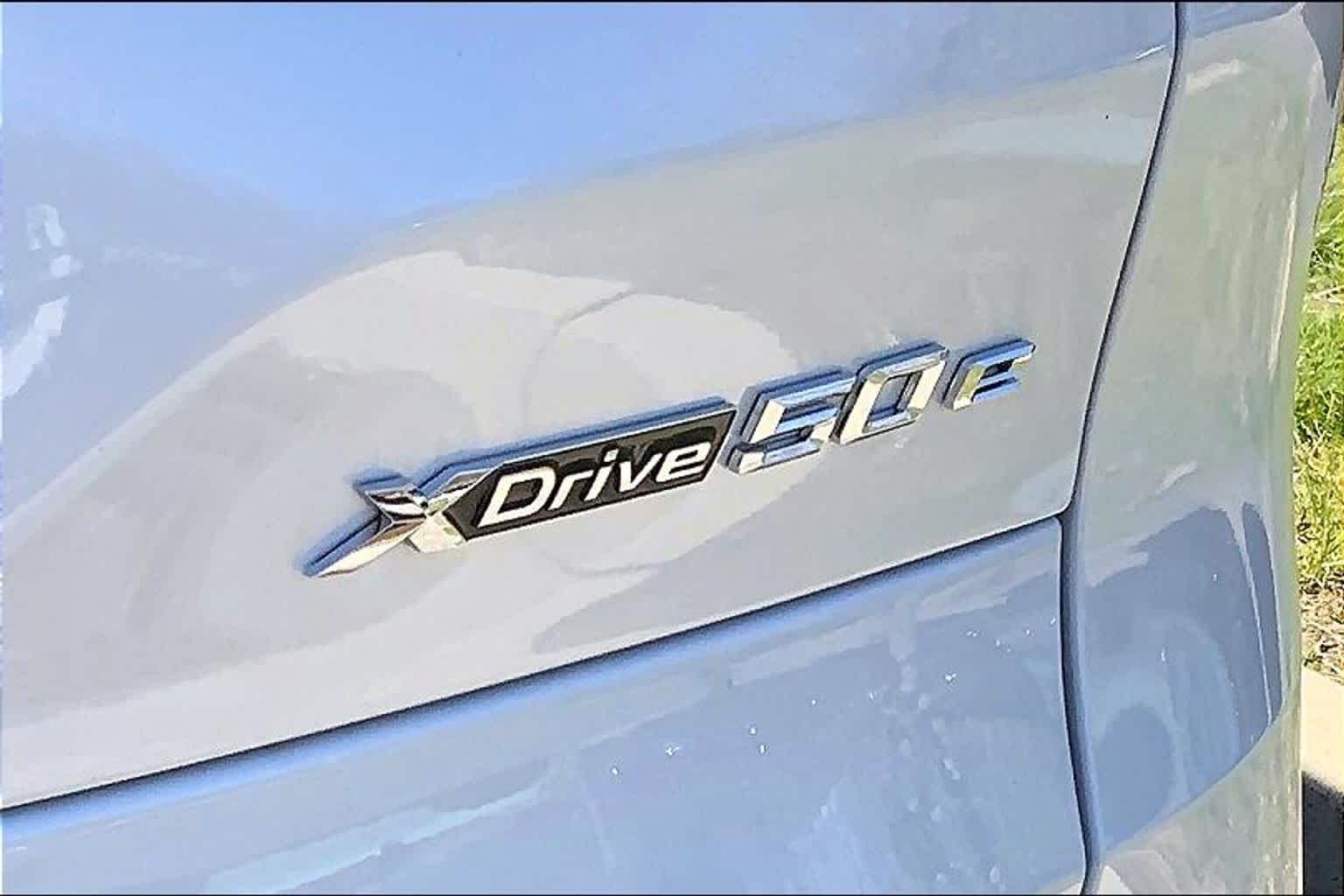 New 2026 Mineral White Metallic BMW xDrive50e image 15