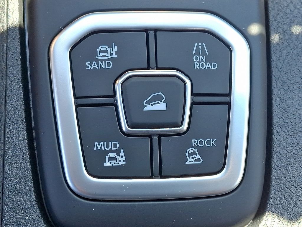 New 2026 Boulder Gray Pearl Nissan Crew Cab PRO-4X® image 15