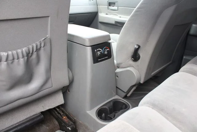 Used 2004 Blue Dodge SLT image 22