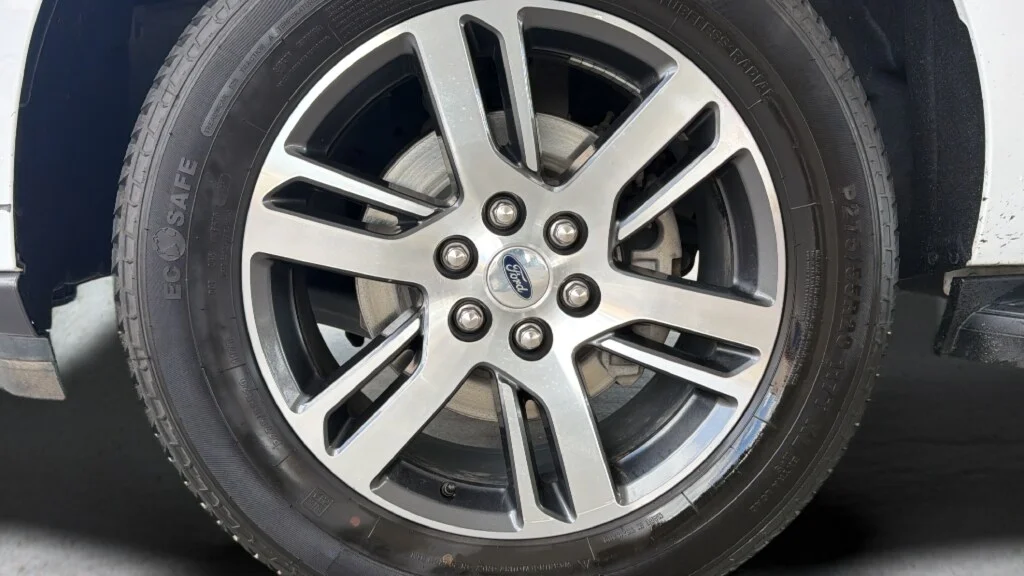 Used 2024 Oxford White Ford Limited image 17