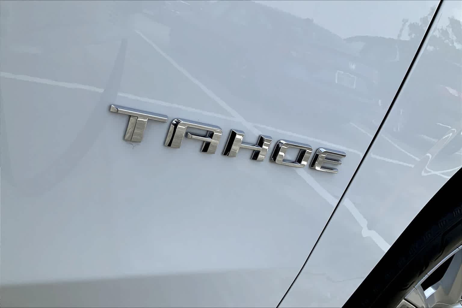 Used 2022 Summit White Chevrolet High Country image 9