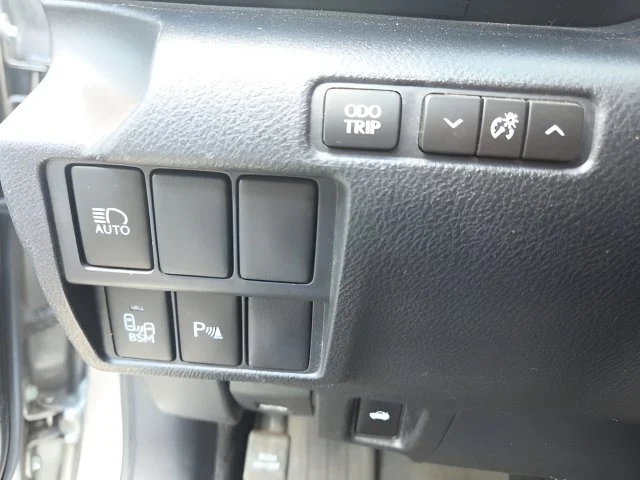 Used 2020 Silver Lexus 300 image 18