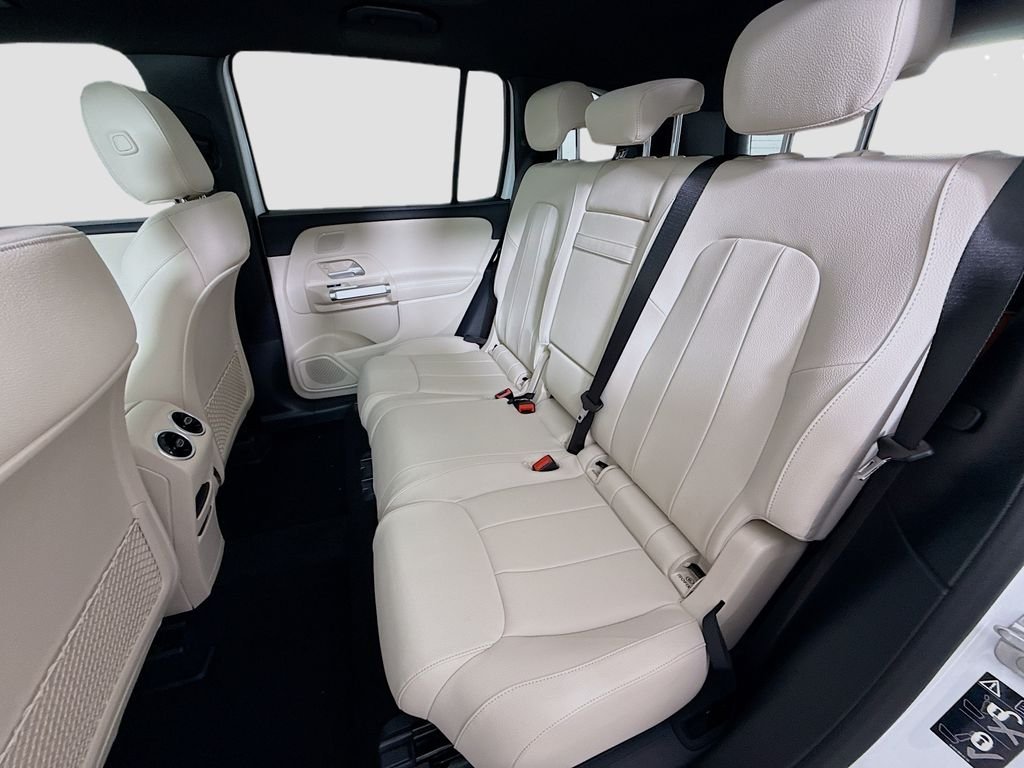 Used 2026 White Mercedes-Benz GLB 250 image 24