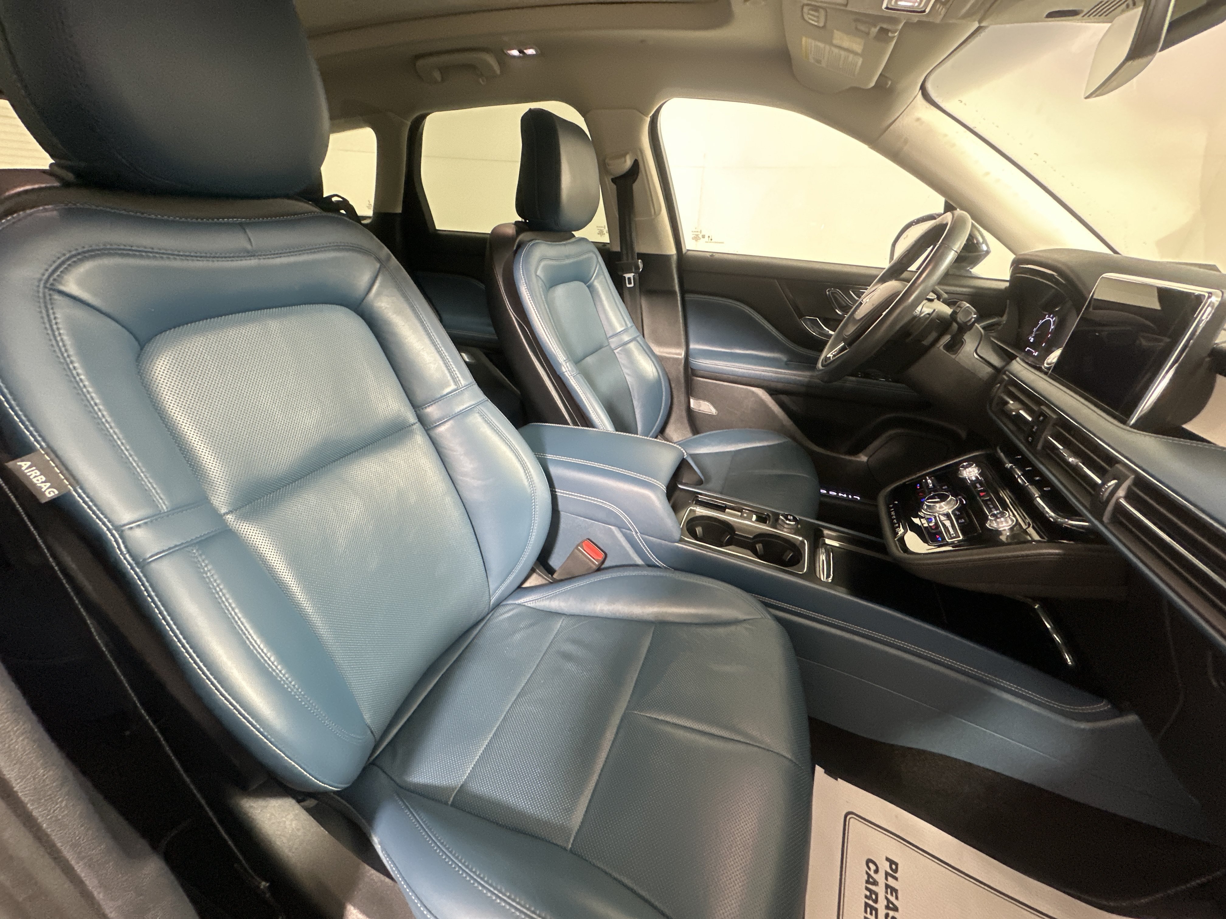 Used 2020 Blue Lincoln Reserve image 27