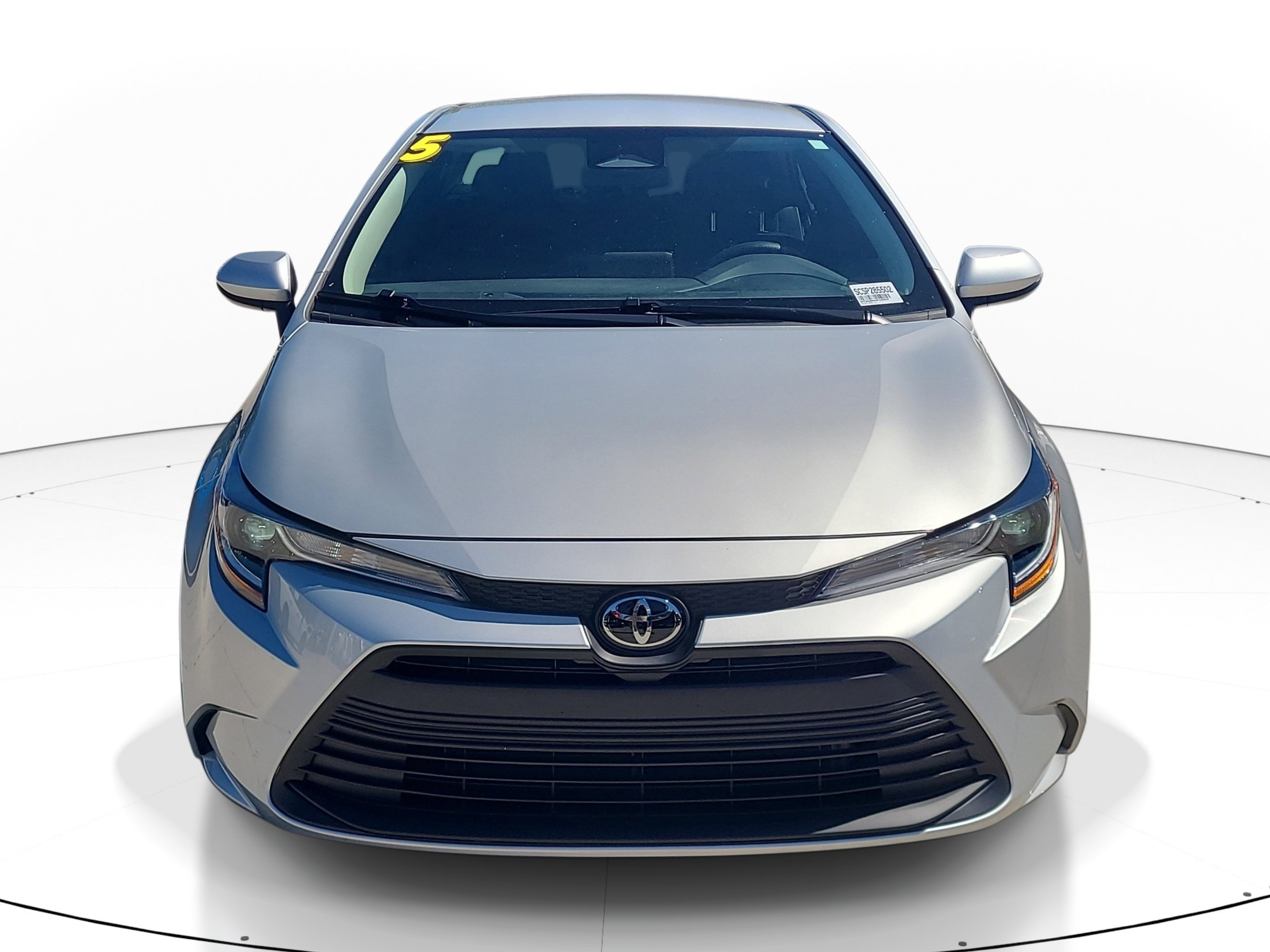 Used 2025  Toyota LE image 2