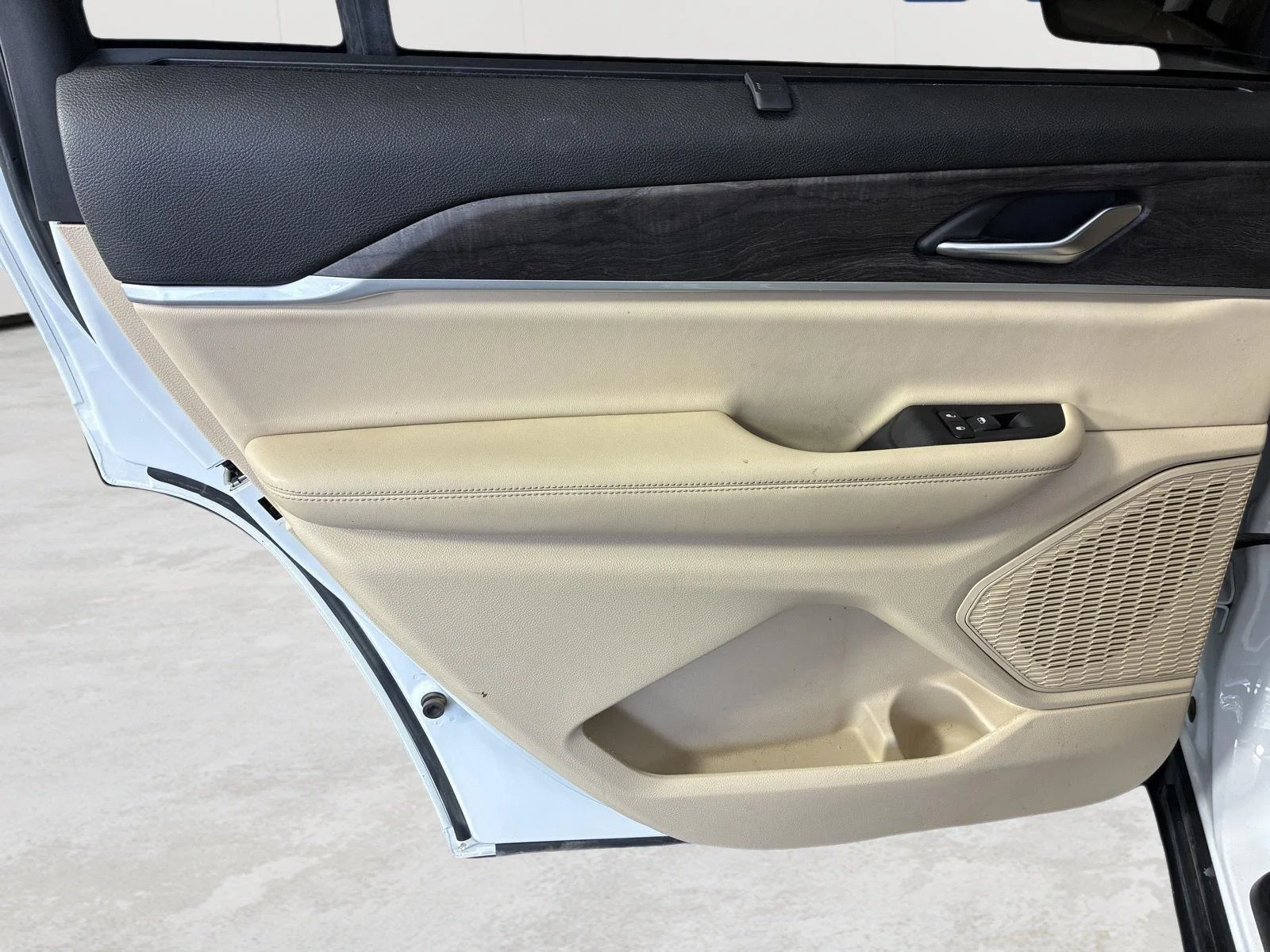 Used 2023 Bright White Clearcoat Jeep Limited image 24