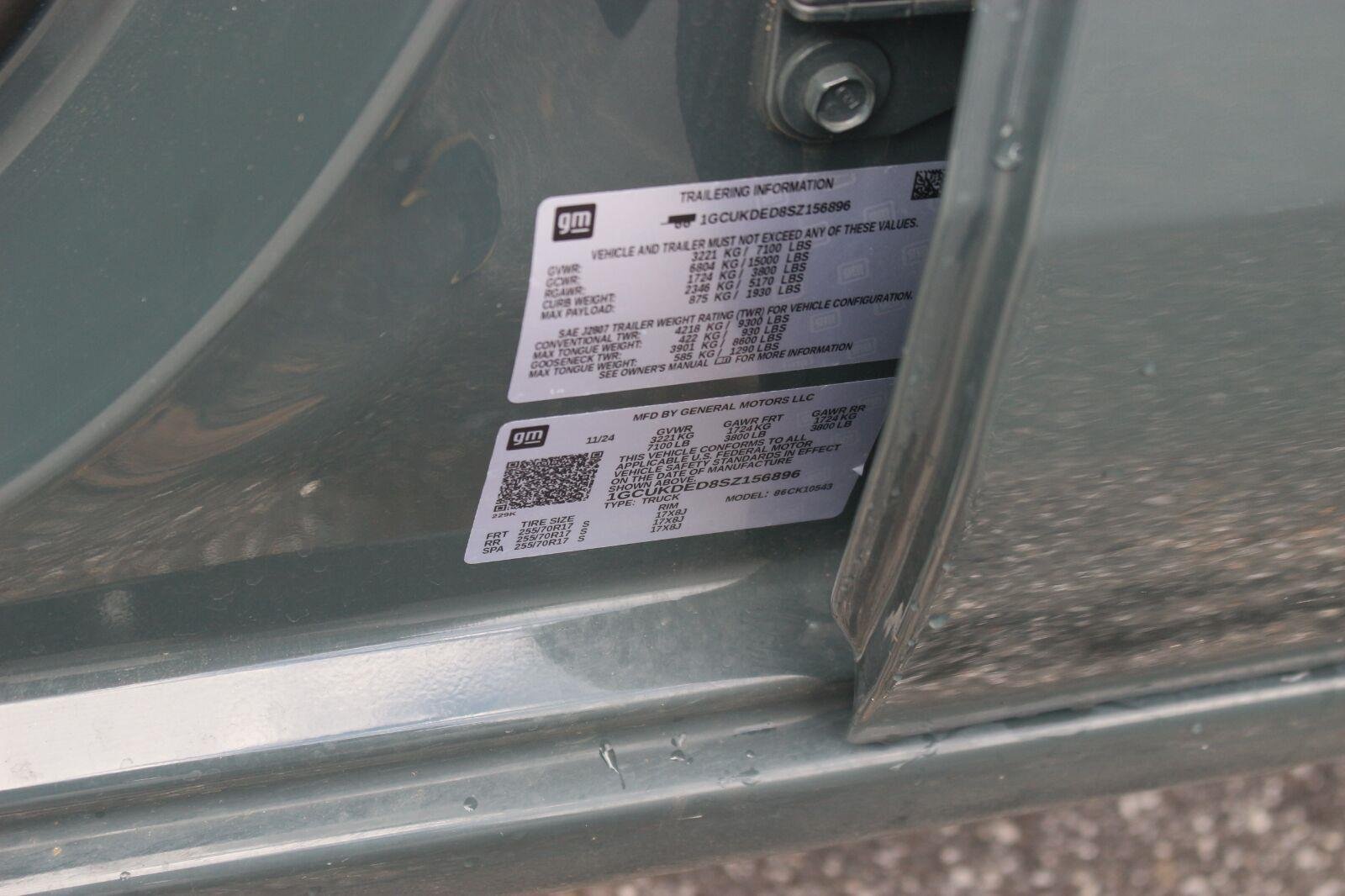 Used 2025 Cypress Gray Chevrolet LT image 41