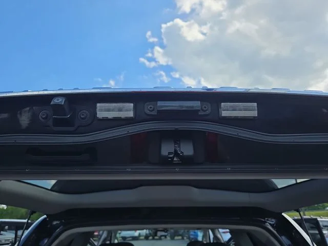 Used 2017  Toyota Base image 14