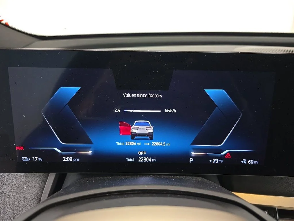 Used 2024 Gray BMW xDrive50 image 5