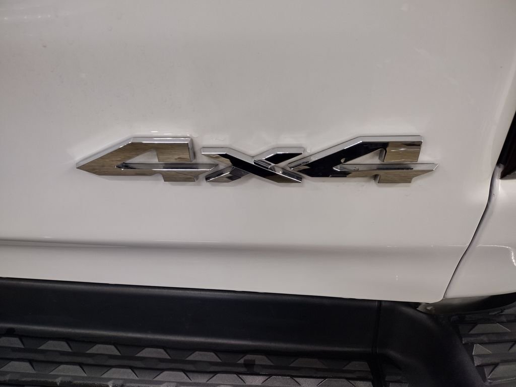 Used 2022 Bright White Clearcoat Ram Laramie image 16
