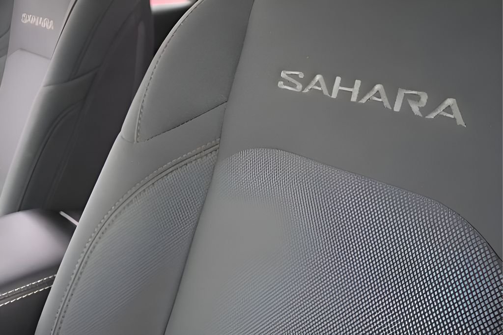 Used 2022 Black Jeep Unlimited Sahara image 13