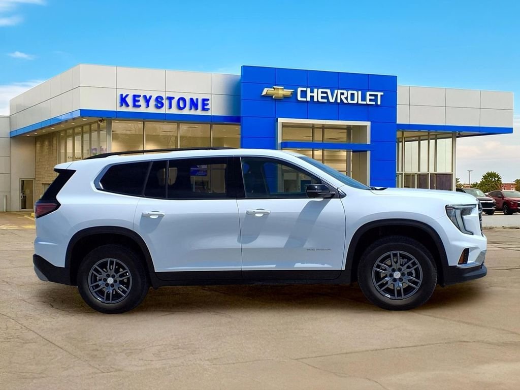 Used 2025 Summit White GMC Elevation image 8