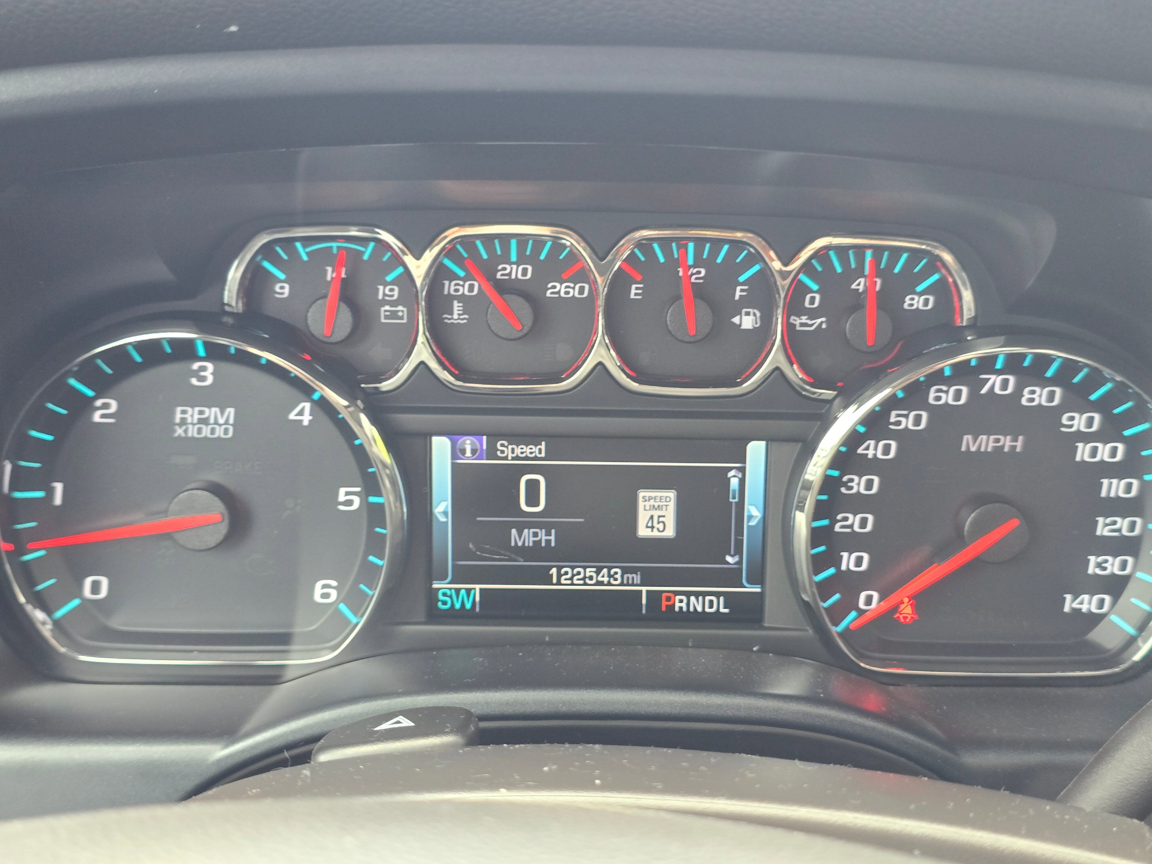 Used 2018 IRIDESCENT PEARL TRICOAT Chevrolet High Country image 26