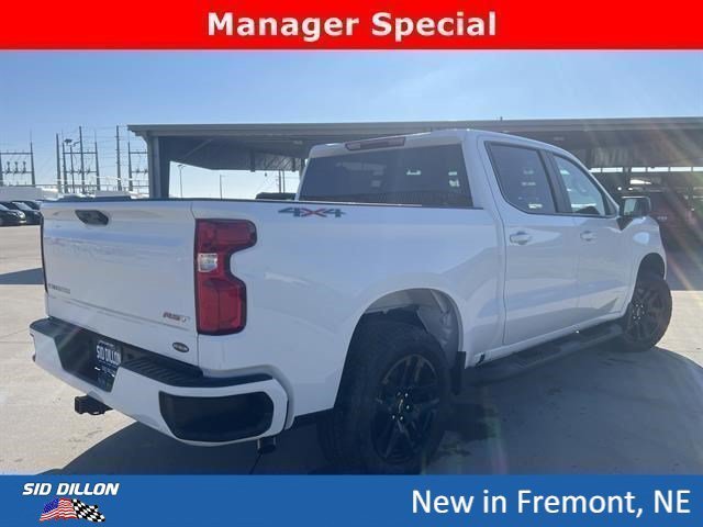 New 2026 Summit White Chevrolet RST image 2