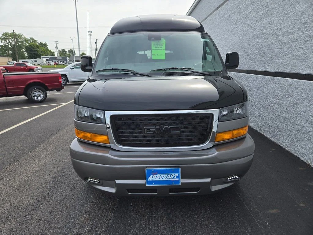 2025 GMC Savana Cargo Work Van - Photo 12