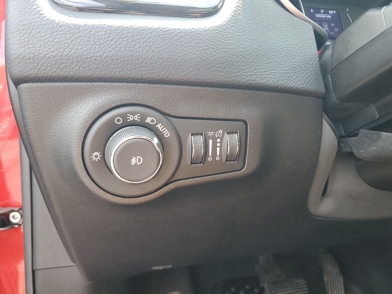 Certified Used 2018 Red Jeep Latitude image 19