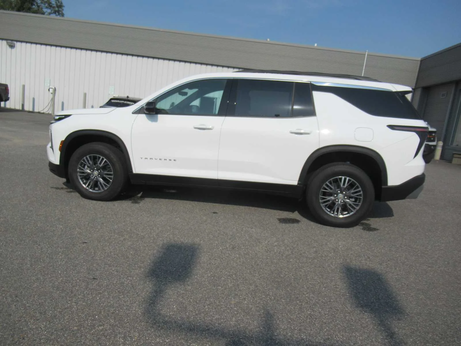 Used 2026 Summit White Chevrolet FWD LT image 8
