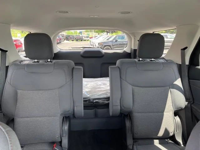 New 2026 Vapor Blue Metallic Ford Active image 37