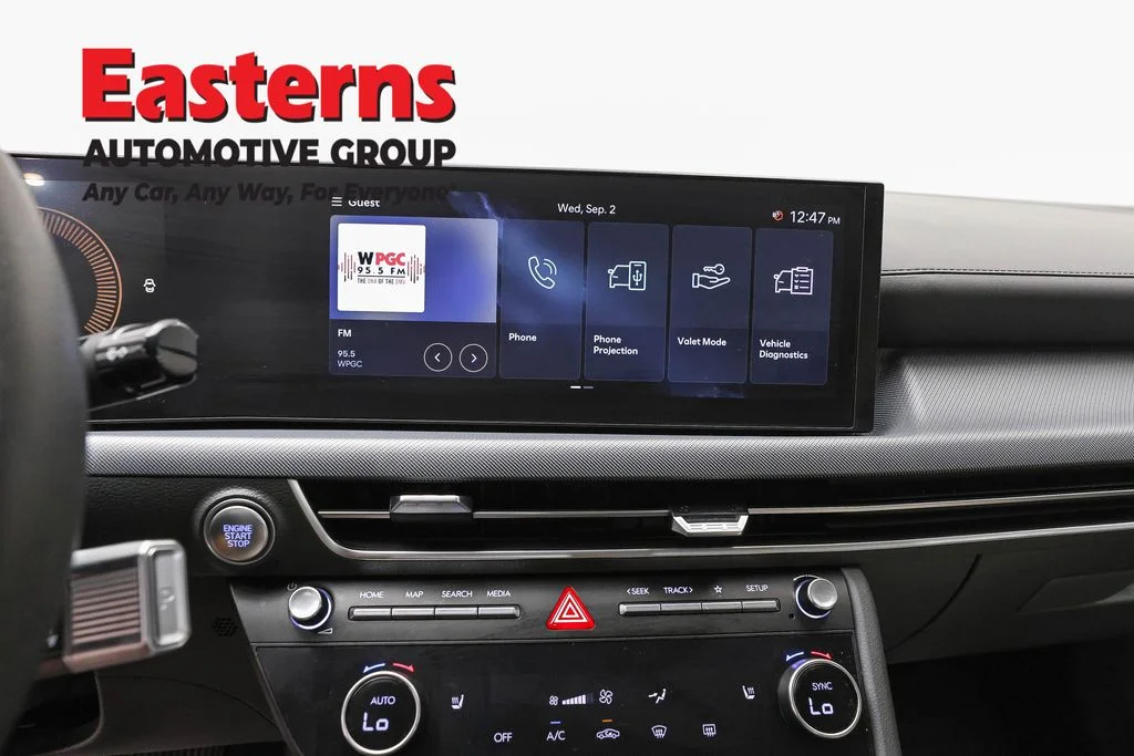 Used 2025 Silver Hyundai SEL image 12