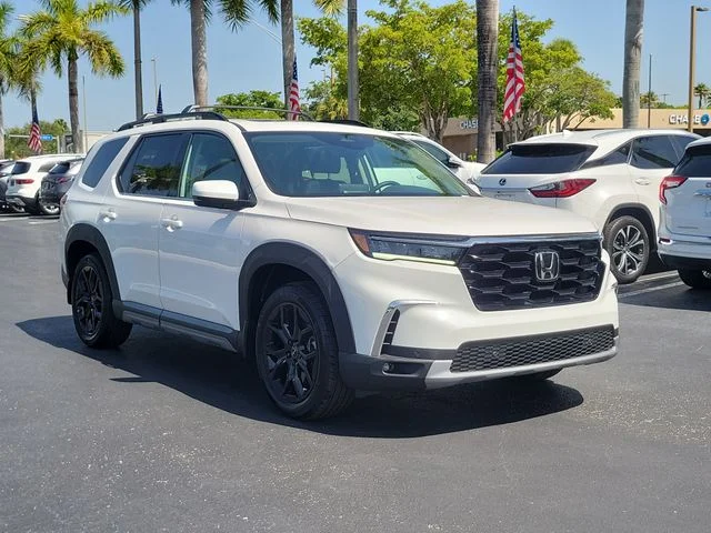 Used 2025 White Honda Touring image 3