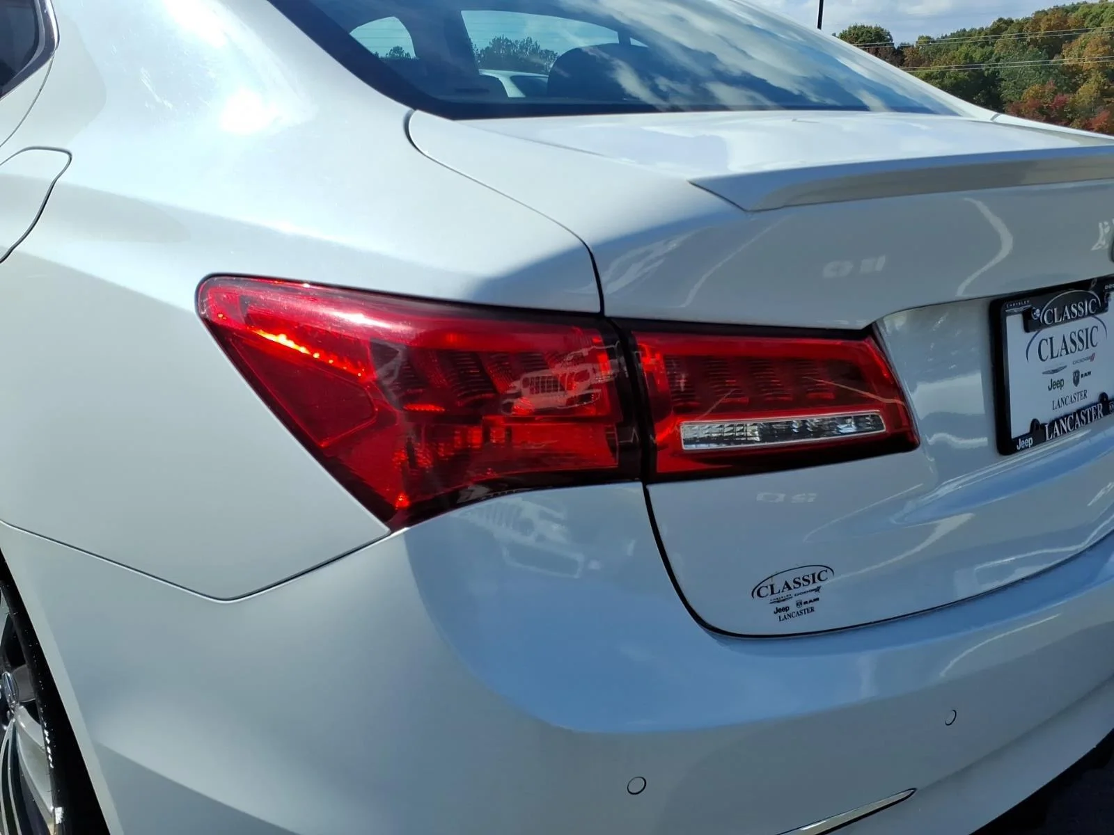 Used 2018 Bellanova White Pearl Acura w/Advance Pkg image 17