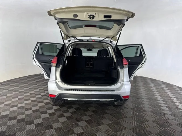 Used 2017 Silver Nissan SV image 15