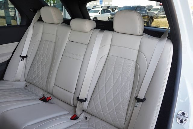 New 2026 MANUFAKTUR Moonlight White Metallic Mercedes-Benz AMG® GLE 63 S 4MATIC+ SUV image 74
