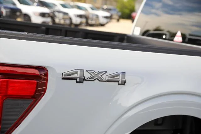 New 2026 Avalanche Ford XLT image 8