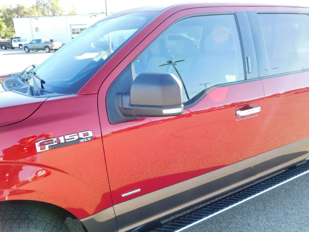 Used 2016 Ruby Red Metallic Tinted Clearcoat Ford XLT image 14