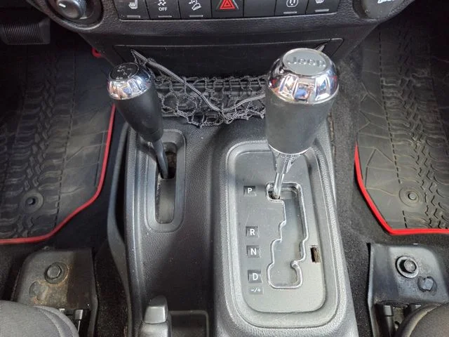 Used 2015 Red Jeep Unlimited Sahara image 27