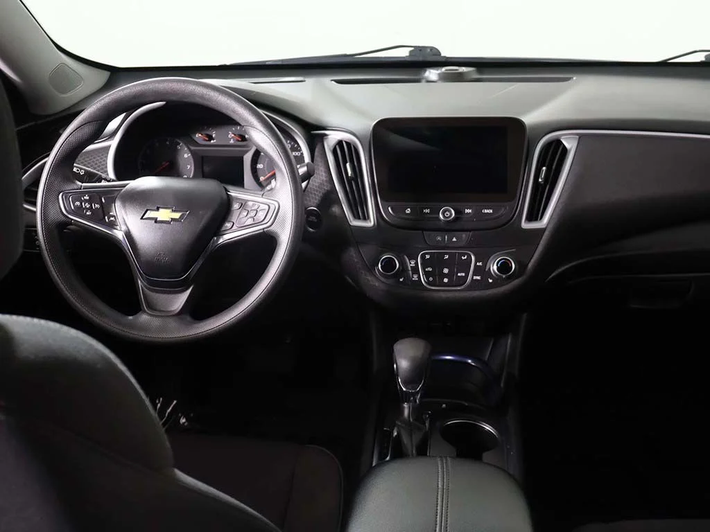 Used 2023 White Chevrolet LT image 28