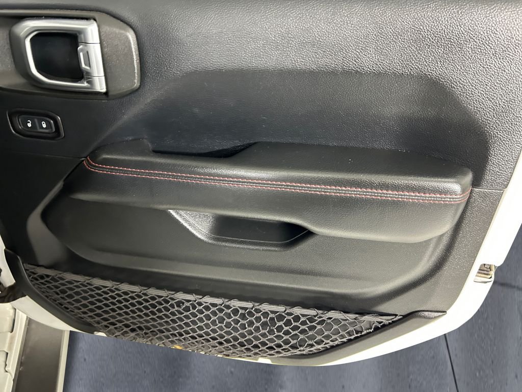 Used 2018 White Jeep Unlimited Rubicon image 15
