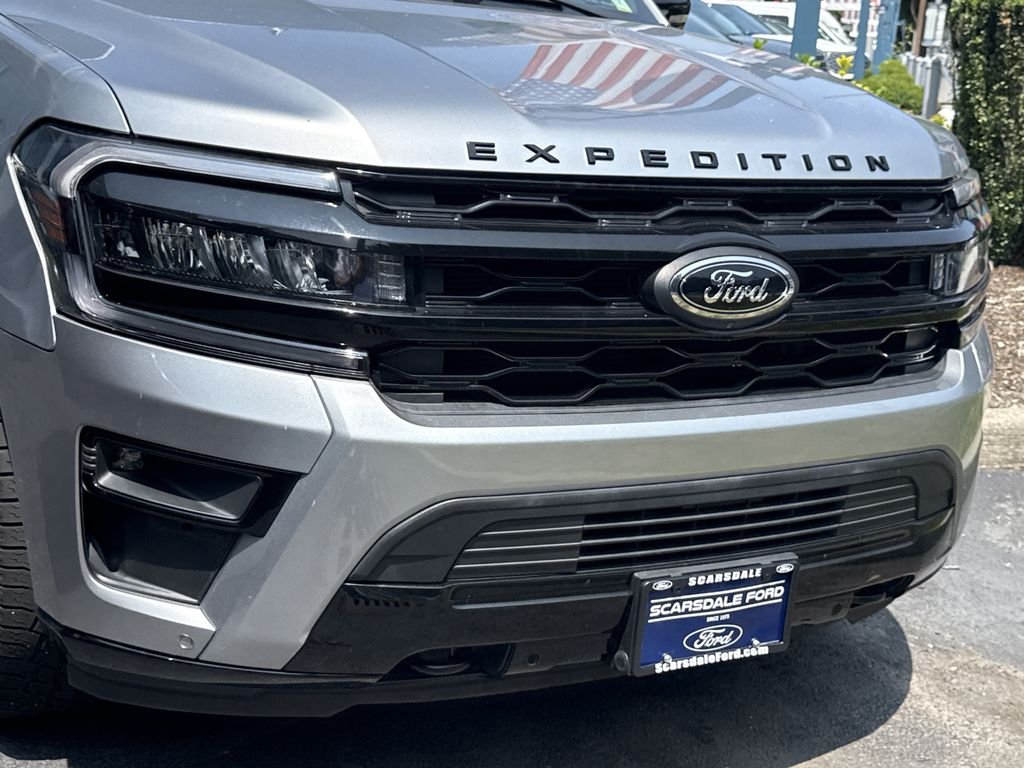Used 2022 Silver Ford Limited image 8