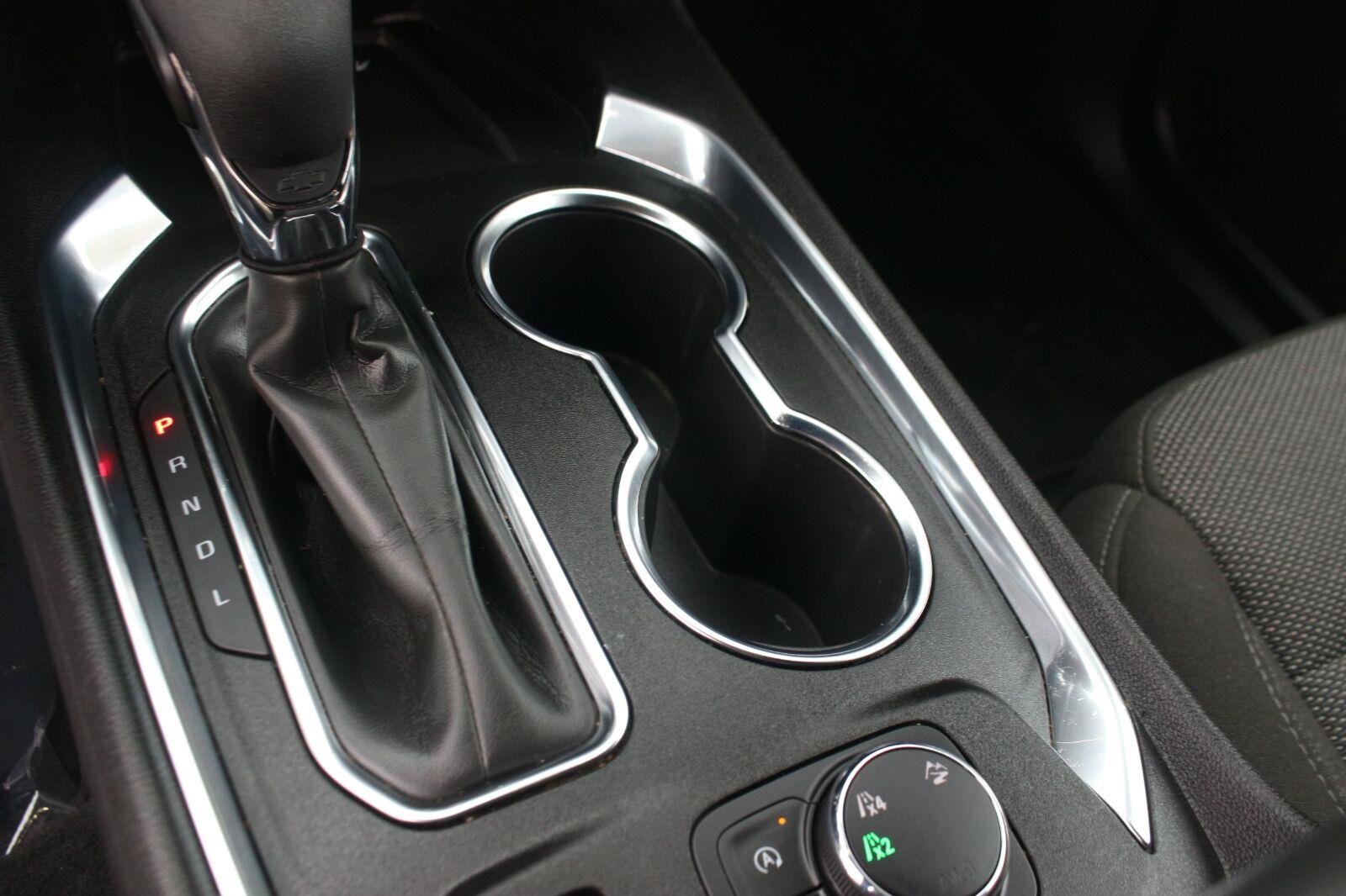 Used 2023 Mosaic Black Metallic Chevrolet LT Cloth image 23
