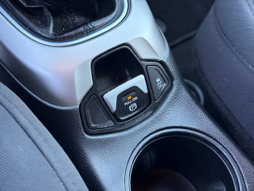 Used 2018 Laser Blue Pearlcoat Jeep Sport image 23