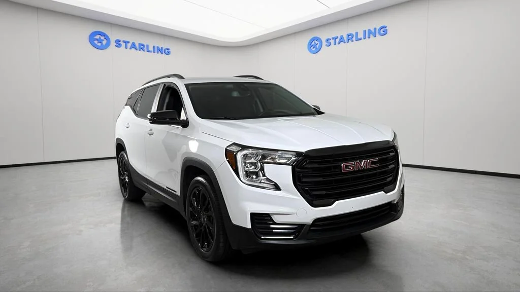 Used 2023 Summit White GMC SLE image 14