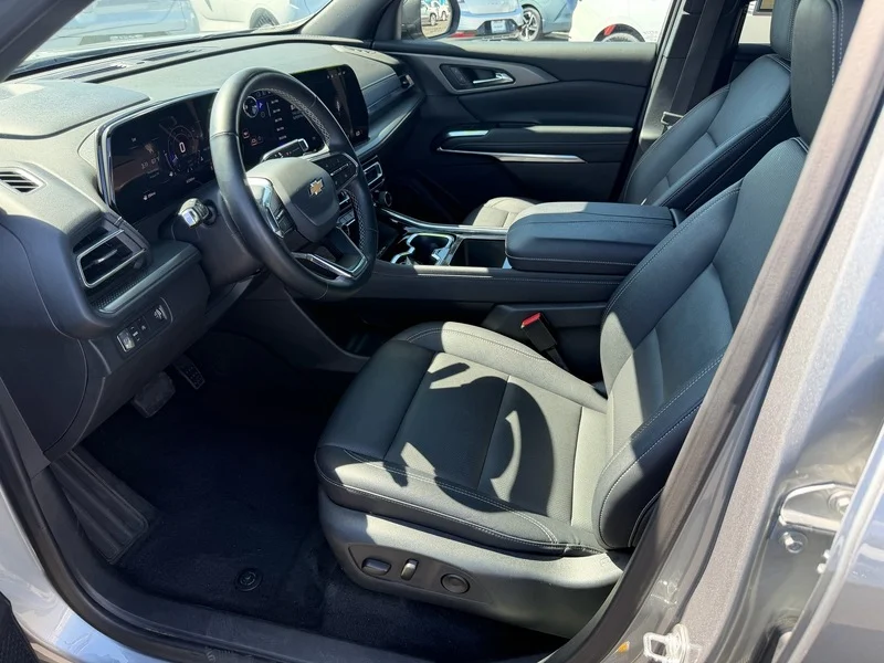 Used 2025 Sterling Gray Metallic Chevrolet LT image 14