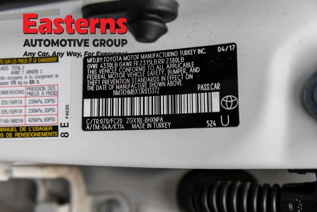 Used 2018 White Toyota XLE Premium image 34